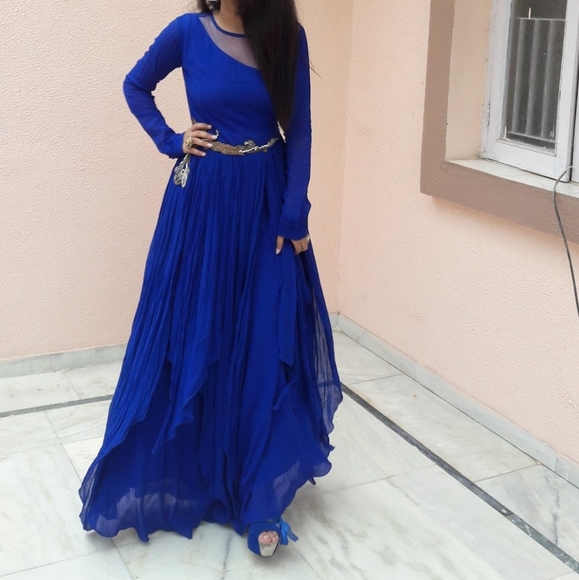 Blue very beautiful gown - Picture 2 of 12